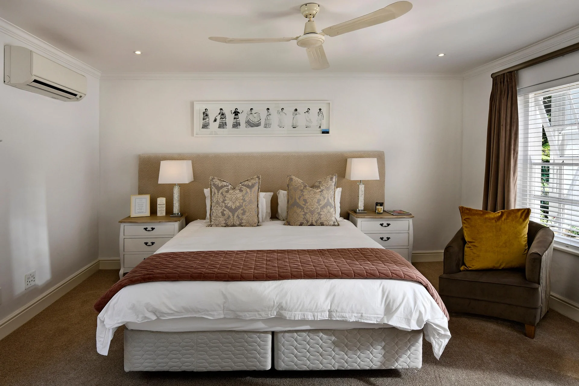 Incall vs Outcall Massage: Understanding the Difference in London and Soho