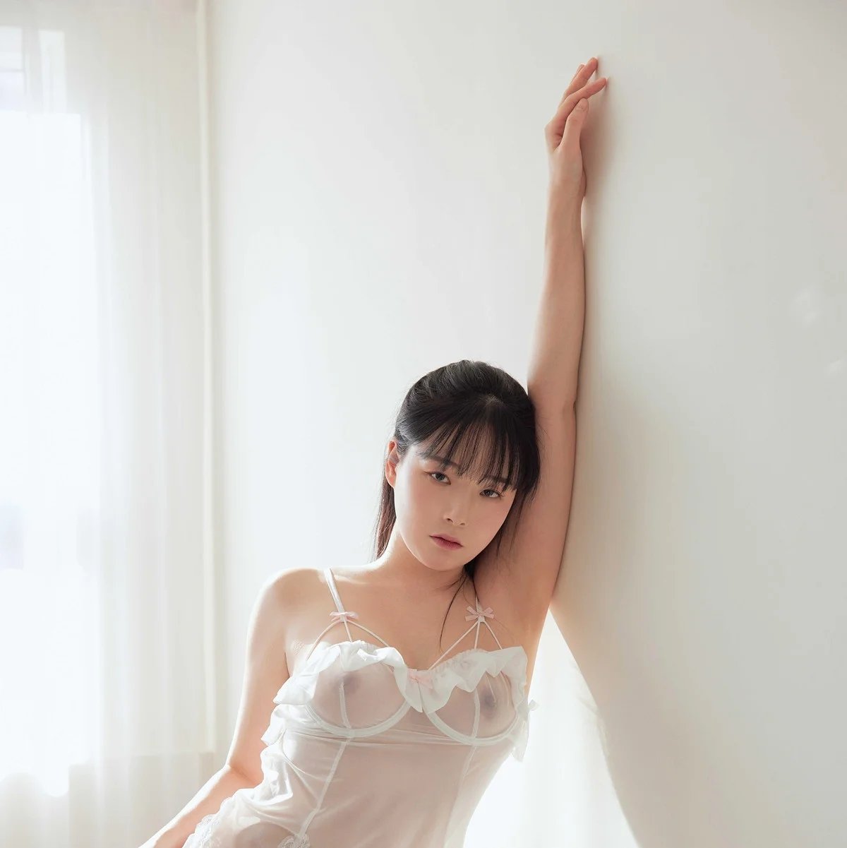 Leona gallery image