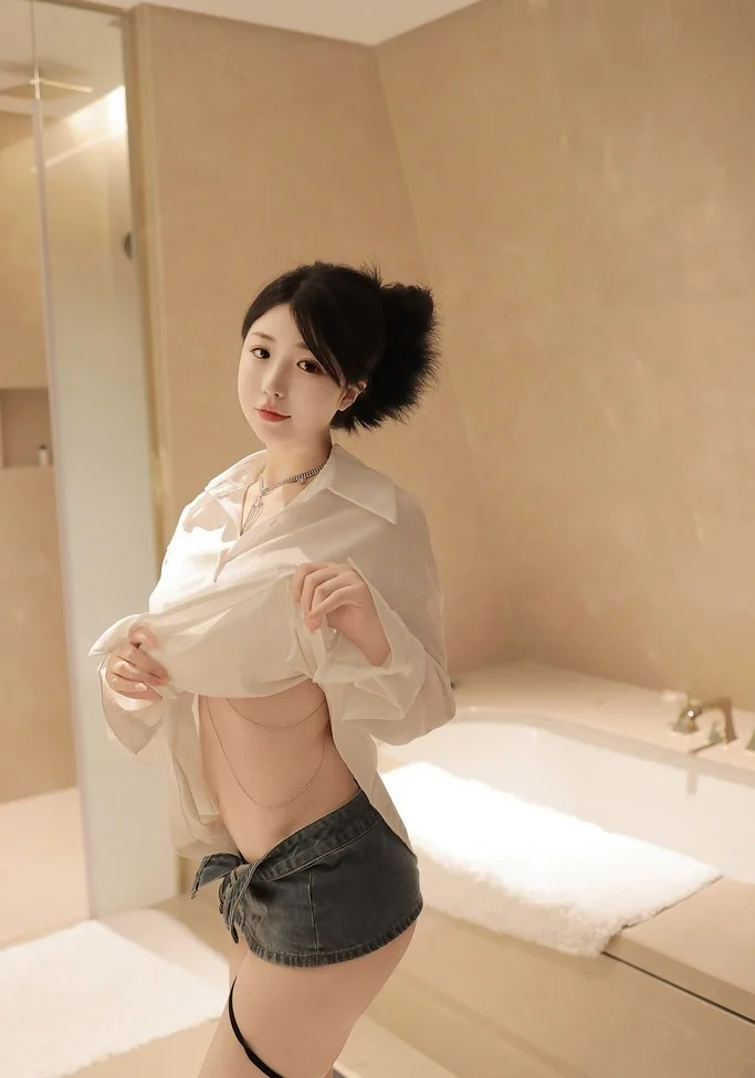 Mia gallery image